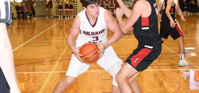 Bulldog Cagers Give Redmen a Run for Their Money