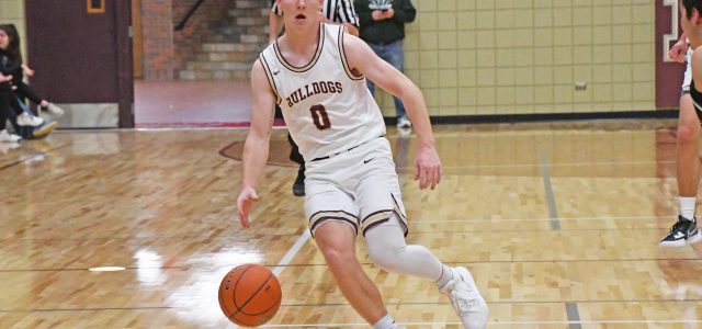 Bulldog Cagers Overpowered by Mustangs