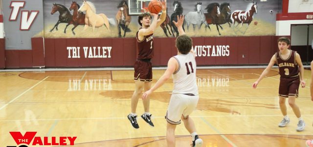 Mertens and Schulte Combine for 44 Points at Tri-Valley Win