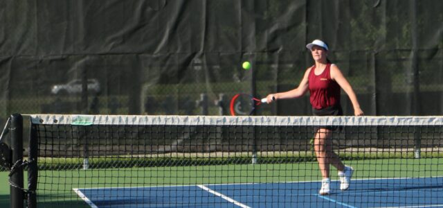 Lady Bulldogs Split Wins With Roncalli and Lennox