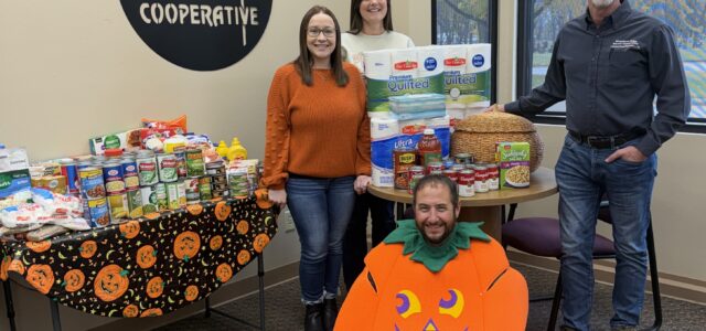 WVEC Food Drive Donates to Grant County Food Pantry 