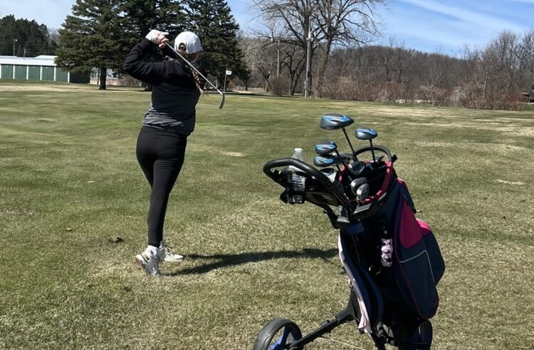 Lady Bulldog Golfers Get the Ball Rolling at Sisseton