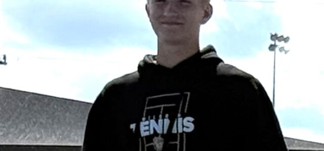 Bulldogs Get Wins at State Tennis